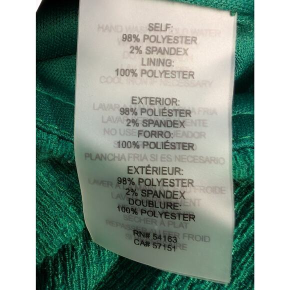 Siena Emerald Green Crinkle Knit Halter Dress
Size 12 – NWT - Picture 9 of 9